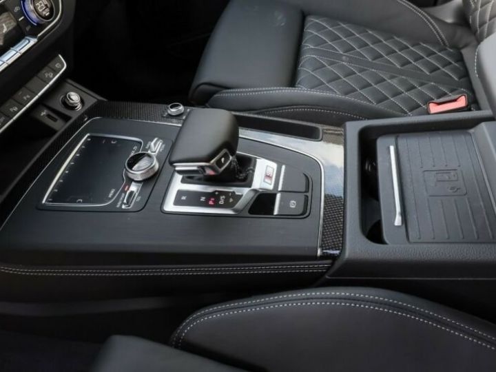 Audi SQ5 noir - 8