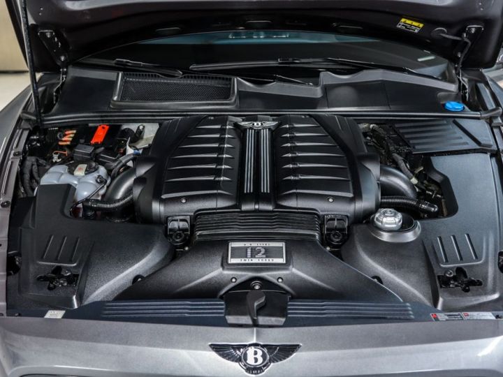 Bentley Bentayga W12 6.0 608 ch / TOP / 1èreM /Caméra 360° /Ventilation Des Sièges / JA 23 BRABUS / RARE  / Garantie 12 Mois Prémium Gris Argent - 12