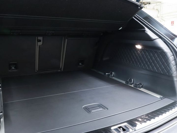 Bentley Bentayga W12 6.0 608 ch / TOP / 1èreM /Caméra 360° /Ventilation Des Sièges / JA 23 BRABUS / RARE  / Garantie 12 Mois Prémium Gris Argent - 18