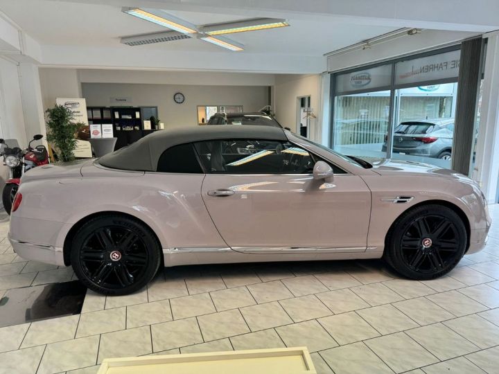 Bentley Continental GTC 4.0 V8 507 ch 4WD*ACC*Softclose* JA20* Facelift* Caméra 360° * Sièges chauffants et massants * Garantie 12 mois Prémium Grise - 4