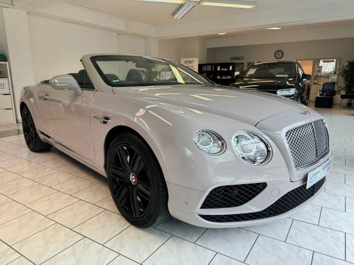 Bentley Continental GTC 4.0 V8 507 ch 4WD*ACC*Softclose* JA20* Facelift* Caméra 360° * Sièges chauffants et massants * Garantie 12 mois Prémium Grise - 11