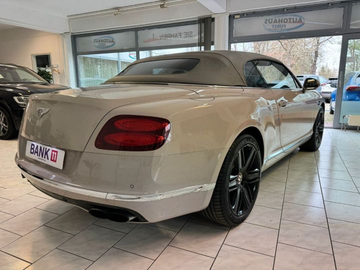 Bentley Continental GTC 4.0 V8 507 ch 4WD*ACC*Softclose* JA20* Facelift* Caméra 360° * Sièges chauffants et massants * Garantie 12 mois Prémium Grise - 12