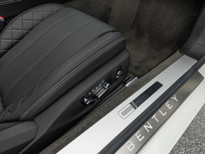 Bentley Continental GTC V8  - 14