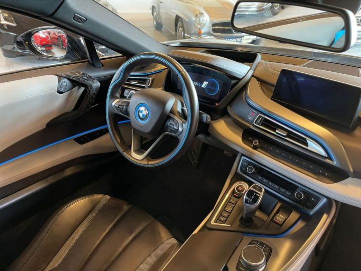 BMW i8 coupé BLANC - 8