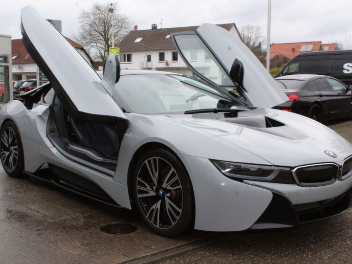 BMW i8 Coupé Pure Impulse caméra 360° affichage tête haute Harman Kardon Garantie 12 mois ARGENT IONIQUE - 1