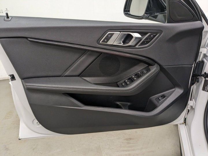 BMW M1 M 135 i xDrive Pano HuD PA HiFi Lhz 18'' DAB LED W Blanc Alpin - 14