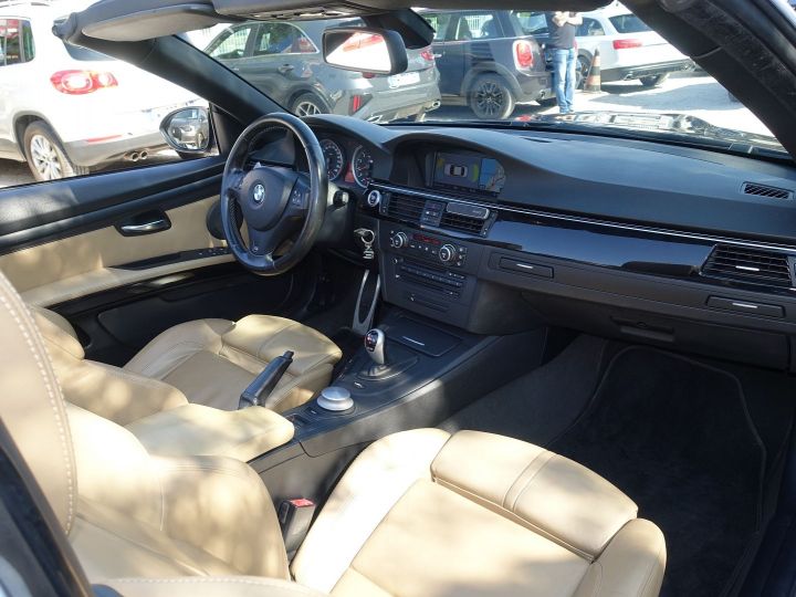 BMW M3 (E93M) 420CH DRIVELOGIC Noir - 8