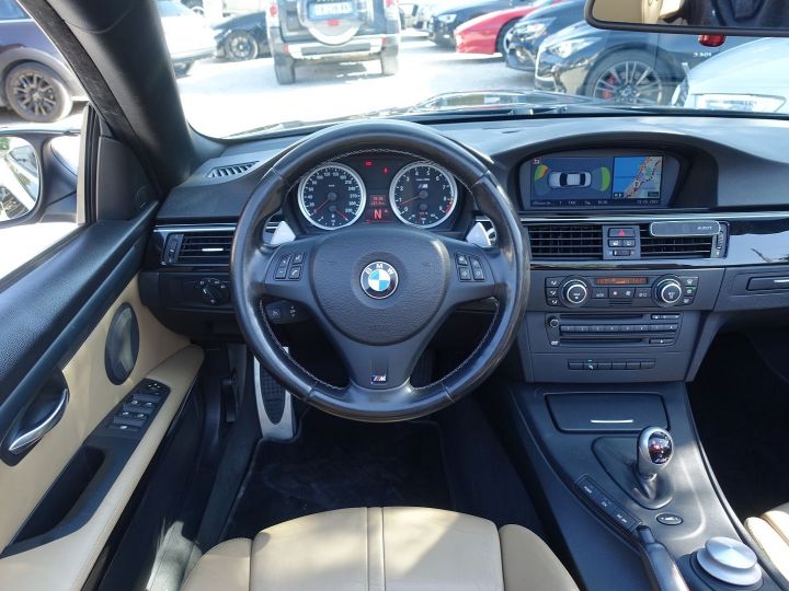 BMW M3 (E93M) 420CH DRIVELOGIC Noir - 11