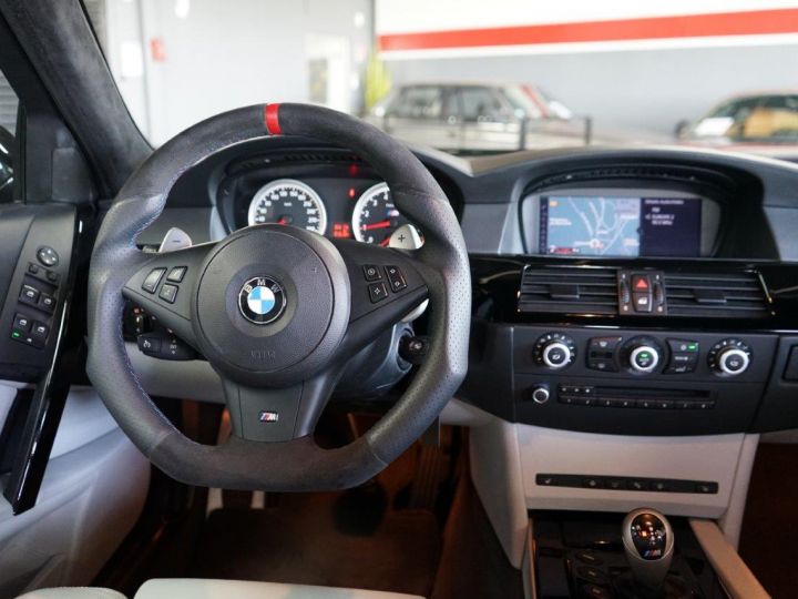 BMW M5 E60 V10 507 Ch SMG7 - Ttes Options - Parfait état - Coussinets De Bielles OK - Révisée 05/2023 - IDrive 2 - Garantie 12 Mois Noir - 14