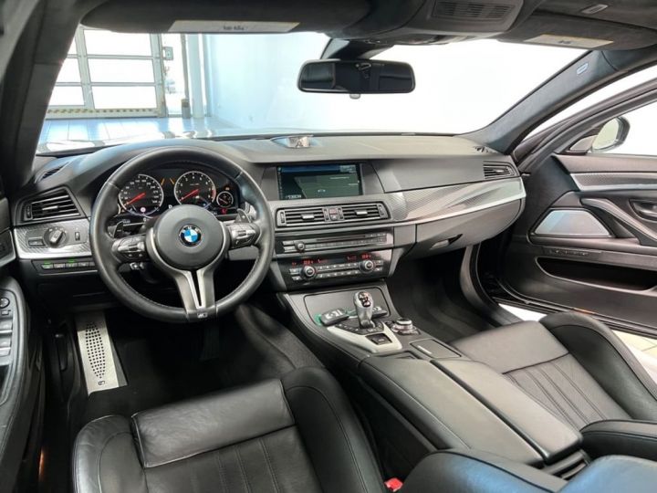 BMW M5 F10 560ch/ 1ère main/ Garantie 12 mois/  réseau BMW/ Caméra 360°/ Toit ouvrant Noir - 9
