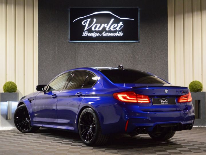 BMW M5 MAGNIFIQUE BMW M5 F90 XDRIVE 4.4 V8 PACK CARBONE HARMAN/KARDON SIEGES SPORT IMMAT FRANCE MALUS PAYE Marina Bay Blue - 6