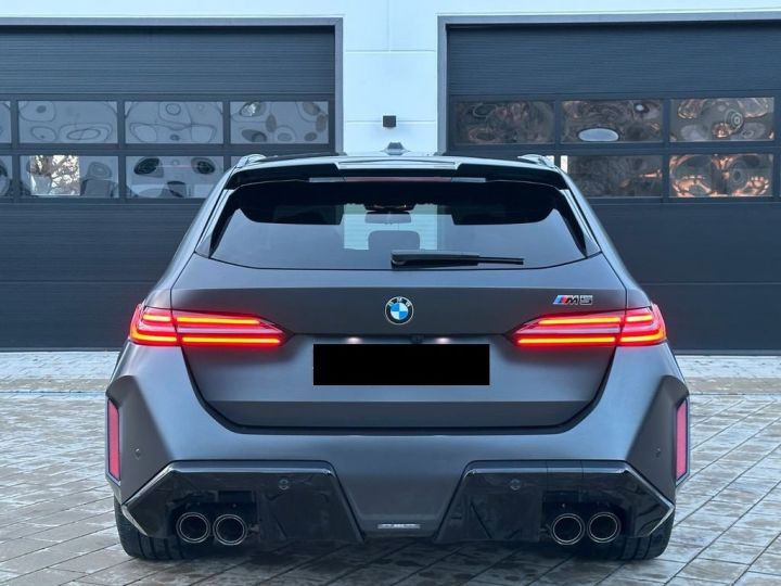 BMW M5 TOURING G90 V8 Bi-Turbo 4.4L Hybride 727cv GRIS FROZEN  Occasion - 17