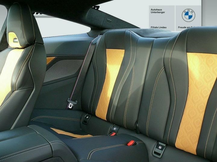 BMW M8 Competition  Coupé xDrive / Shadowline / 20 / Garantie 12 mois blanc - 10