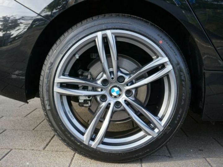 BMW Série 1 118 d Advantage  Noir - 11