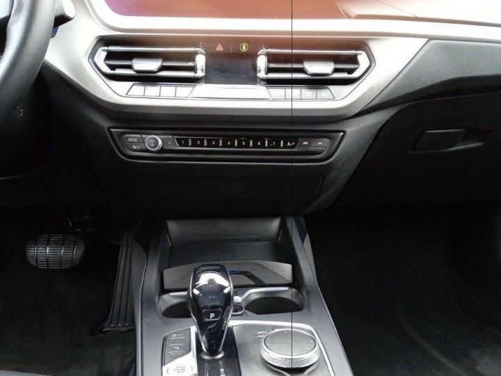 BMW Série 1 (F40) 116D LOUNGE DKG7 /07/2020 noir métal - 14
