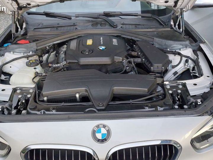 BMW Série 1 Serie 116d lounge 5 portes gps 78400 km 04-18 Gris - 5