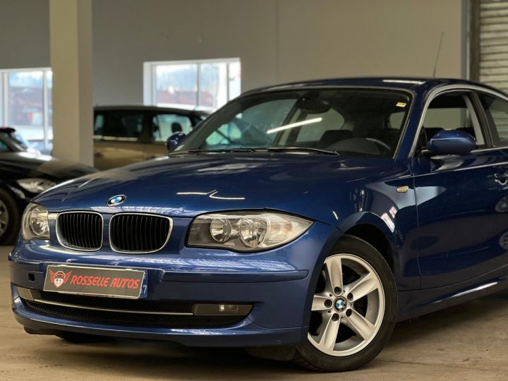 BMW Série 1 SERIE 118D 143CH SPORT Bleu Clair Métallisé - 18