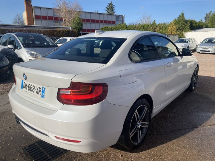 BMW Série 2 Coupe I (F22) 220d 190ch Sport BLANC - 3