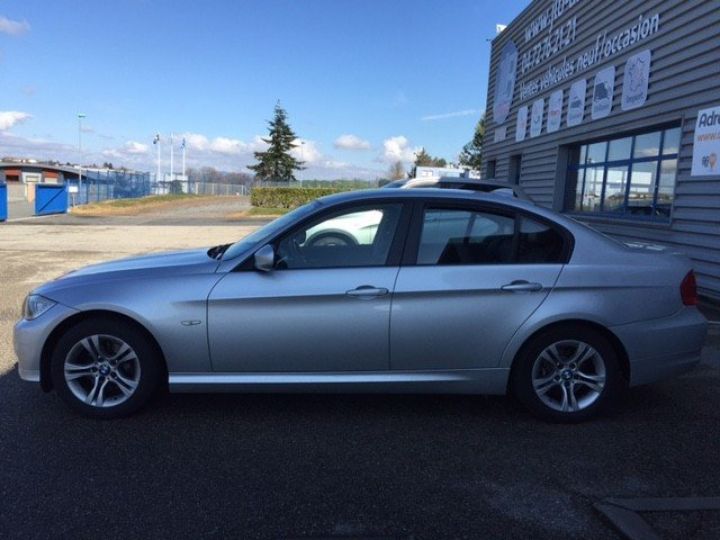 BMW Série 3 318 D EDITION EXECUTIVE BV6     Diesel GRIS METAL - 4