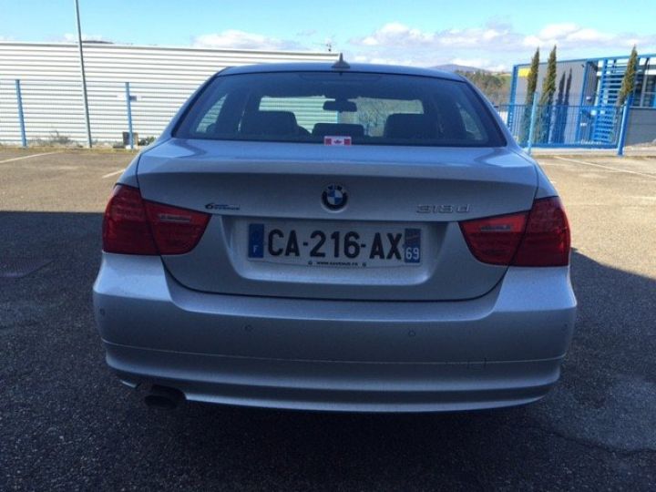 BMW Série 3 318 D EDITION EXECUTIVE BV6     Diesel GRIS METAL - 9