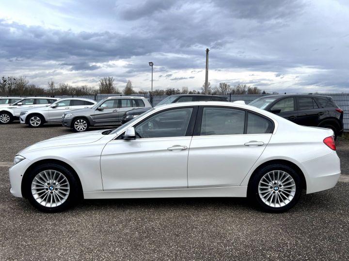 BMW Série 3 320iA 2.0 xDrive 184ch Luxury BVA Cuir Camera GPS 99,000Kms BLANC - 9