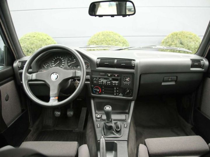 BMW Série 3 325 M-Tech I M-Technic Noir - 15