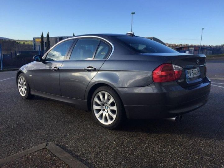 BMW Série 3 330 DA LUXE 231CV BVA 4P     Diesel GRIS METAL - 15