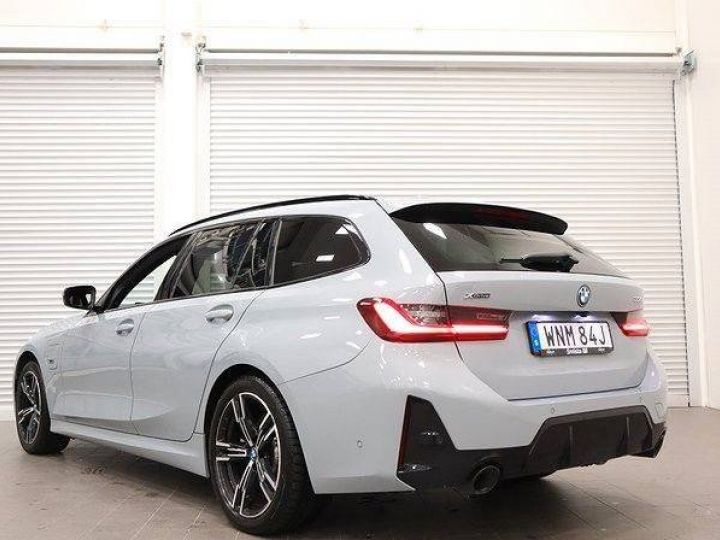 BMW Série 3 330e xDrive M Sport FACELIFT/PANO/ATTELAGE Gris Brooklyn - 3