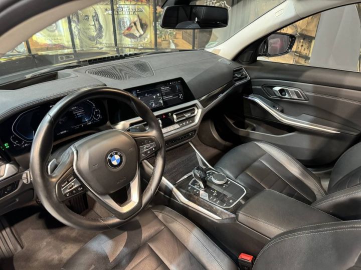 BMW Série 3 Berline (7) 330e xDrive 292ch Luxury BVA8 Hybride Toit ouvrant Gris Clair - 9