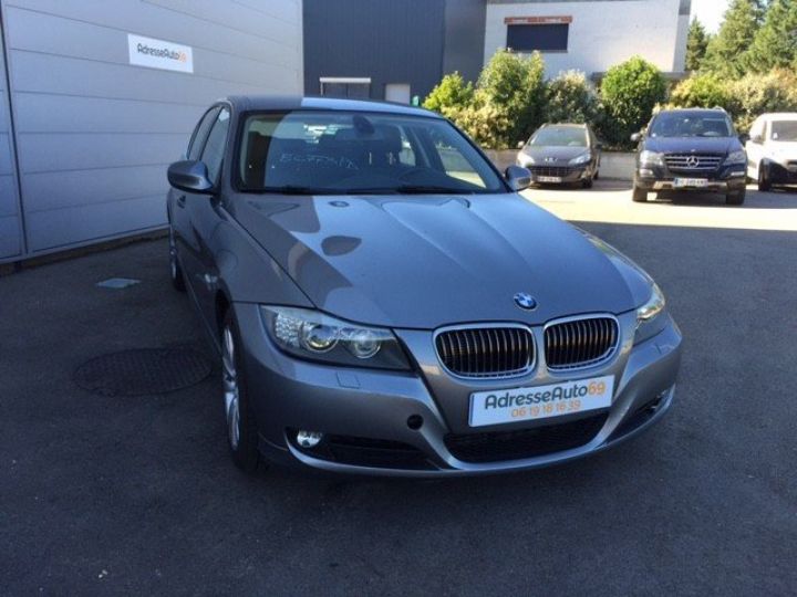 BMW Série 3 (E90) 330dA XDrive 245cv BVA EDITION LUXE      Diesel GRIS METAL - 2