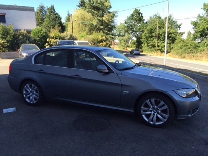 BMW Série 3 (E90) 330dA XDrive 245cv BVA EDITION LUXE      Diesel GRIS METAL - 14