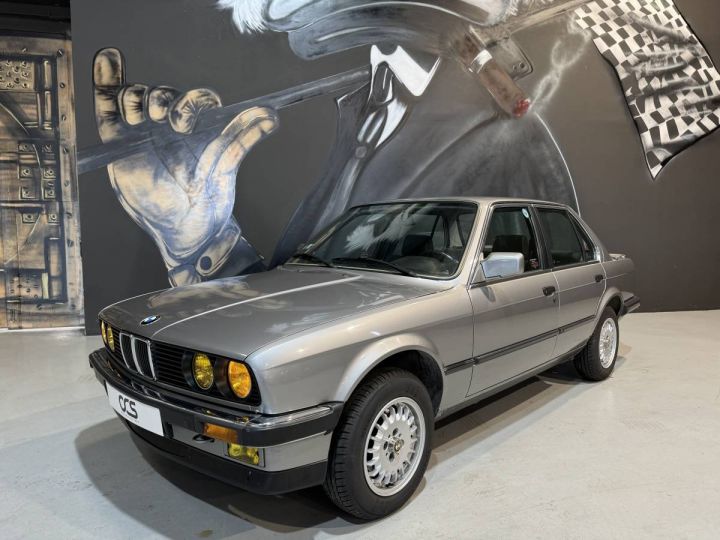 BMW Série 3 Serie 316 E30 état exceptionnel 1ère main origine France / carte grise d'origine Gris Clair - 2