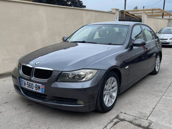 BMW Série 3 serie 320i essence 150ch confort boîte auto rhd Gris - 1