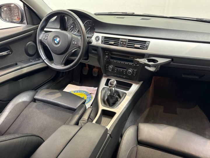 BMW Série 3 SERIE COUPE (E92) 320I 170CH CONFORT Gris - 8