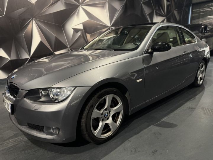 BMW Série 3 SERIE COUPE (E92) 325XI 218CH LUXE Gris F - 2