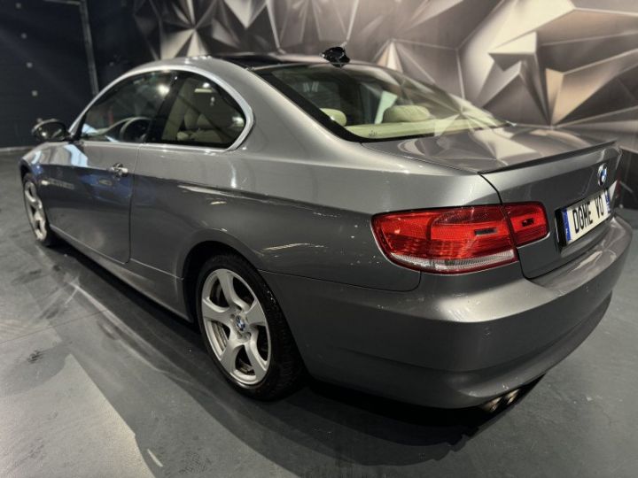 BMW Série 3 SERIE COUPE (E92) 325XI 218CH LUXE Gris F - 6