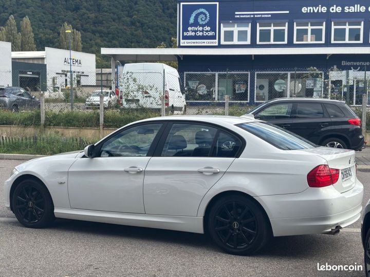 BMW Série 3 Serie E90 (2) 318d 143 Edition GPS Cuir Blanc - 2