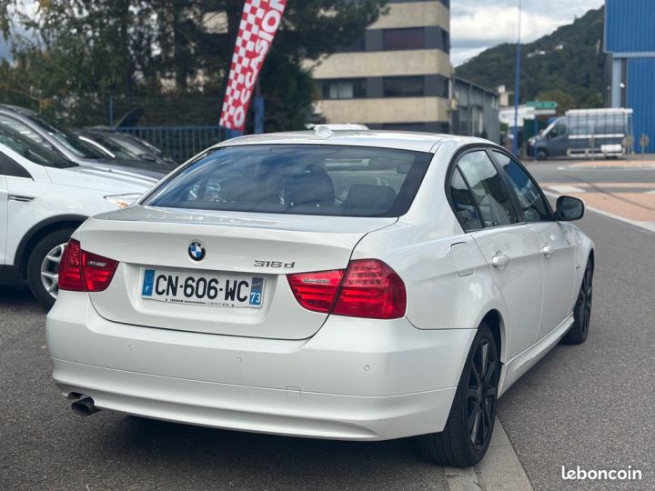 BMW Série 3 Serie E90 (2) 318d 143 Edition GPS Cuir Blanc - 5