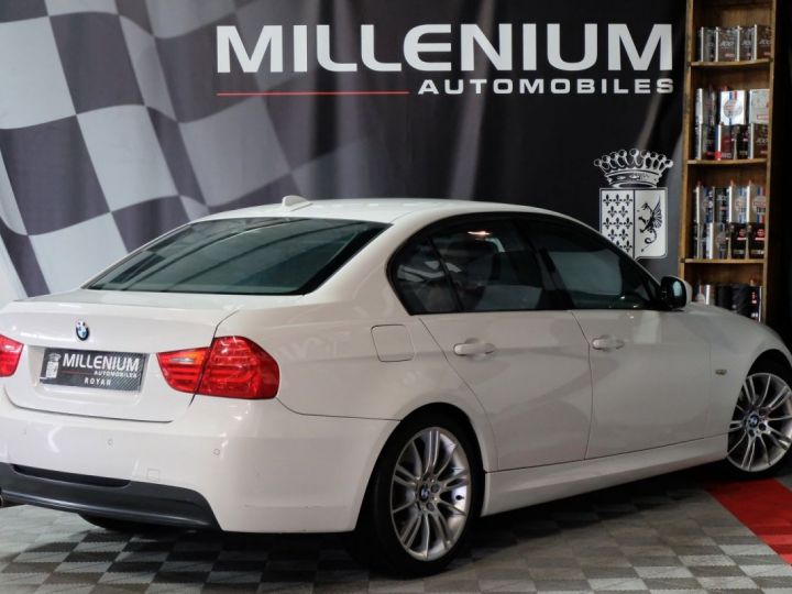 BMW Série 3 SERIE (E90) 318DA 143CH SPORT DESIGN Blanc - 2