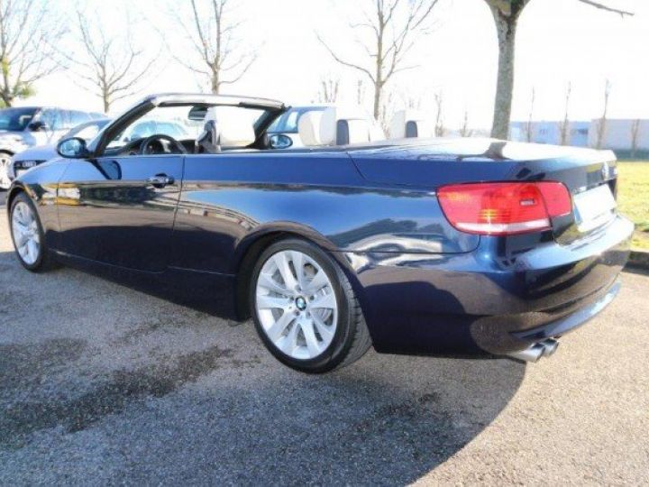 BMW Série 3 SERIE (e93) 325 I CABRIOLET 218 cv BVA LUXE     Essence BLEU METAL - 16