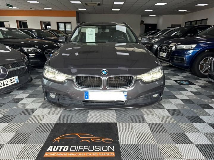 BMW Série 3 Touring F31 LCI2 Lounge Gris - 1