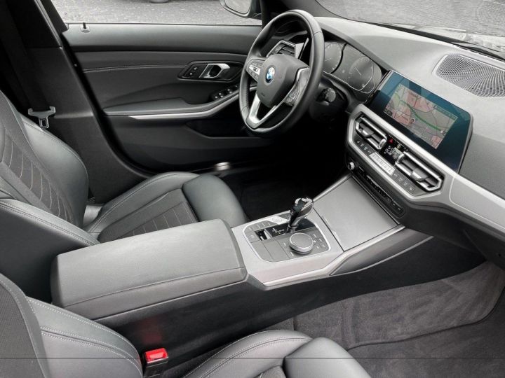 BMW Série 3 Touring G2 2.0 320D 190 BUSINESS DESIGN/01/2021 noir métal - 15