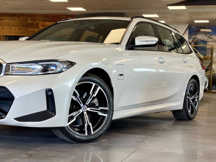 BMW Série 3 Touring (G21) (2) TOURING 330E XDRIVE 292 M SPORT BVA8 Blanc Nacre - 4