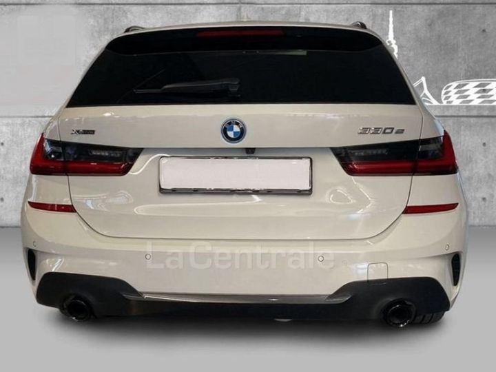 BMW Série 3 Touring SERIE G21 (G21) 330E HYBRIDE XDRIVE 292 M SPORT BVA8 blanc metal - 5