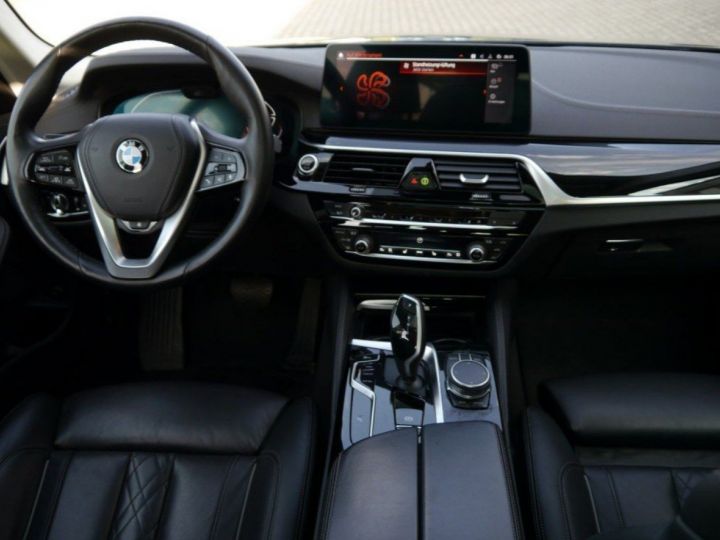 BMW Série 5 5 G30 phase 2 3.0 530D 286 LUXURY noir métal - 7