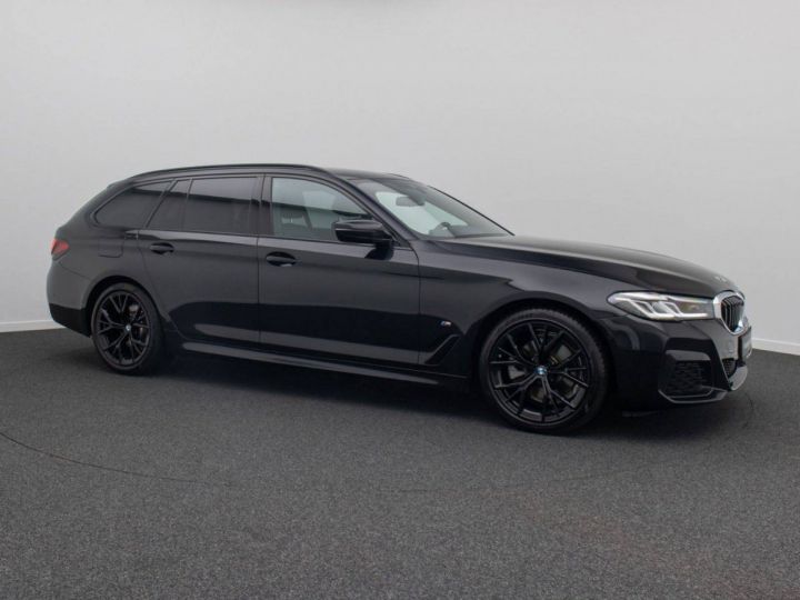 BMW Série 5 520 d M Sport Caméra AFFICH TETE HAUTE J19 Noir Métallisé - 4