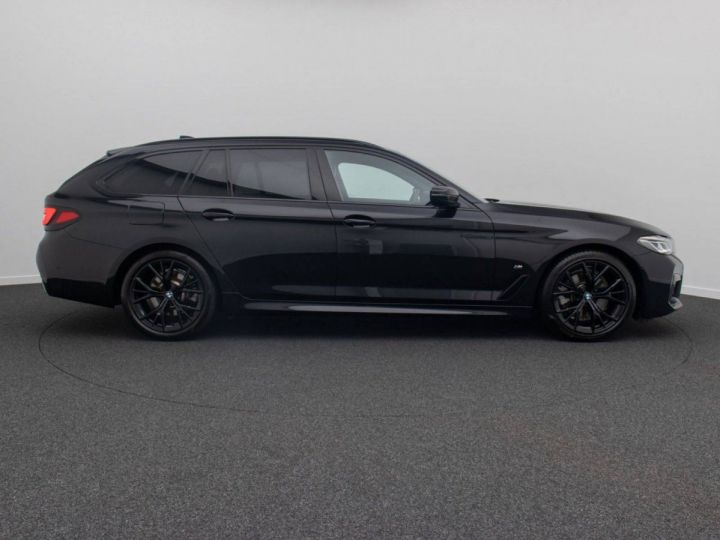 BMW Série 5 520 d M Sport Caméra AFFICH TETE HAUTE J19 Noir Métallisé - 5