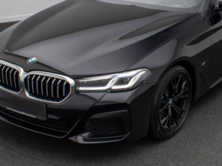 BMW Série 5 520 d M Sport Caméra AFFICH TETE HAUTE J19 Noir Métallisé - 19