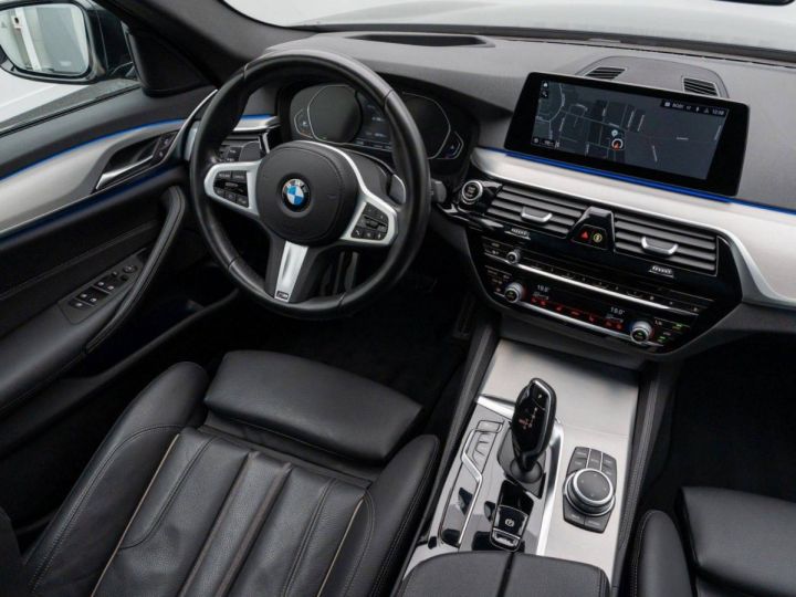 BMW Série 5 520 d M Sport Caméra AFFICH TETE HAUTE J19 Noir Métallisé - 24