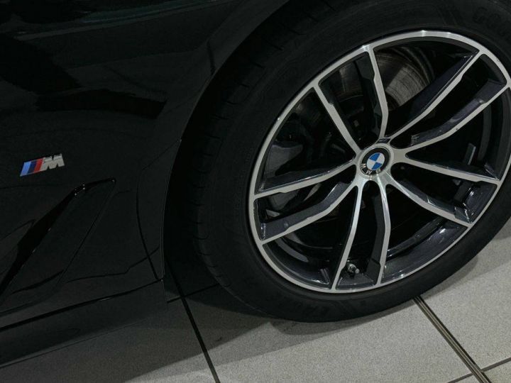 BMW Série 5 520D M Sport Pano Noir - 13